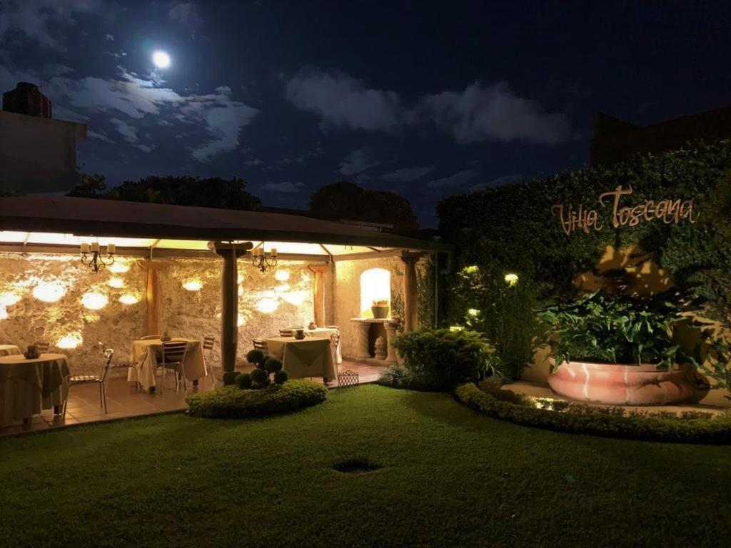 Hostal Villa Toscana Guatemala City Exterior photo