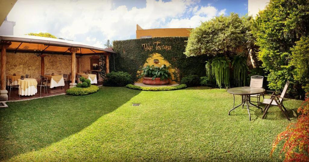 Hostal Villa Toscana Guatemala City Exterior photo
